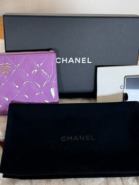 CHANEL Glossy Quilted Card Pouch in Lavender Purple